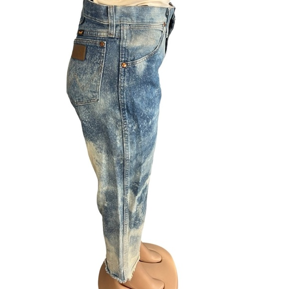 Wrangler Retro Bleach Wash Crop Jeans - Picture 6 of 9